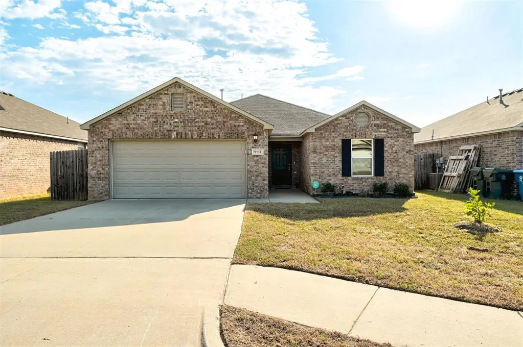 912 Klare LN, Midwest City, OK 73130