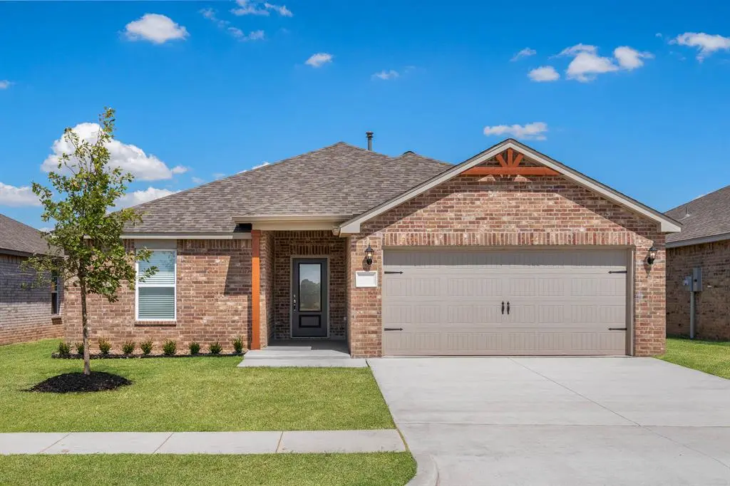 725 Luna WAY, Tuttle, OK 73089