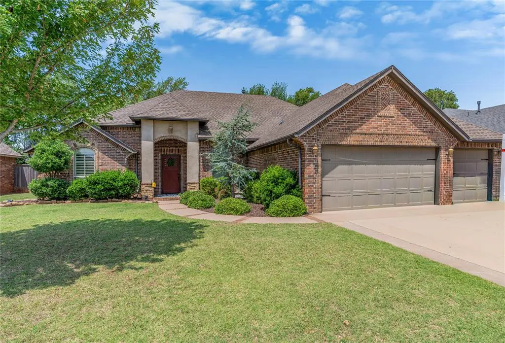 2113 Sycamore Creek AVE, Yukon, OK 73099