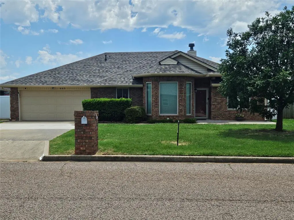 117 Meadows LN, Shawnee, OK 74804