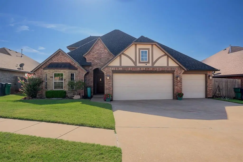 18121 Haslemere LN, Edmond, OK 73012
