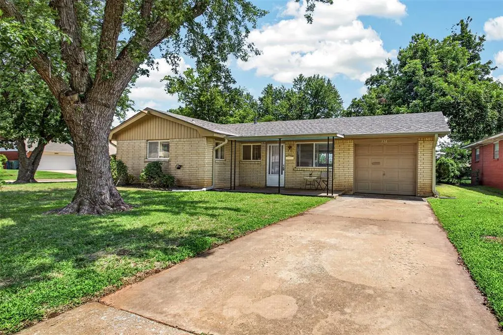 236 Southern PL, Edmond, OK 73013