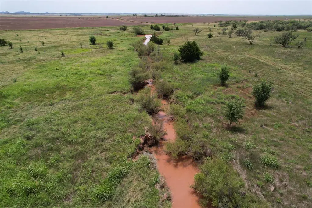 1550 E County RD, Mangum, OK 73554
