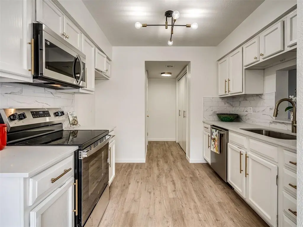11403 Springhollow RD #201, Oklahoma City, OK 73120