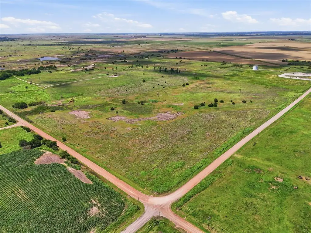 E County Line RD, Tonkawa, OK 74653