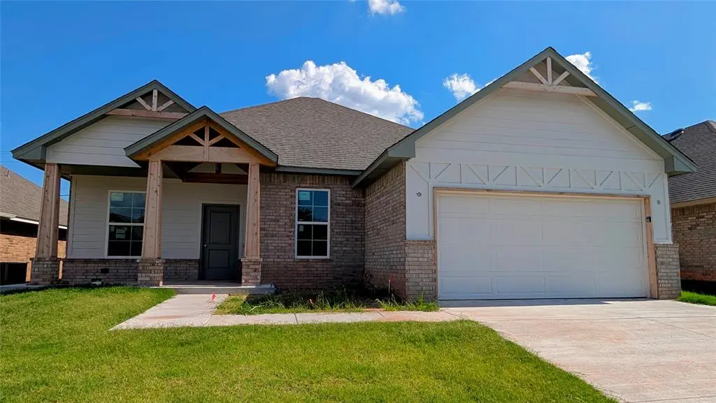 11704 SW 15th TER, Yukon, OK 73099