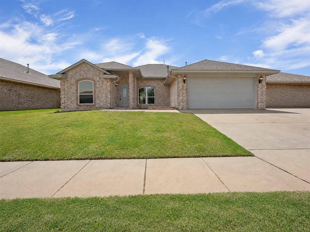 909 Greenfield AVE, Yukon, OK 73099