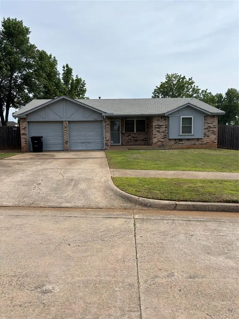 1505 SE 9th ST, Moore, OK 73160