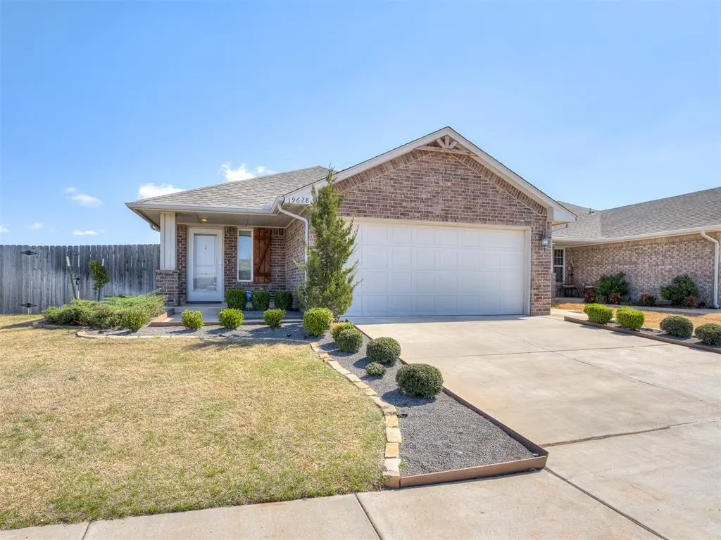 19628 Brookville DR, Edmond, OK 73012