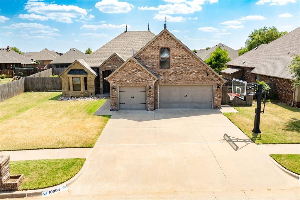 10904 SW 19th ST, Yukon, OK 73099