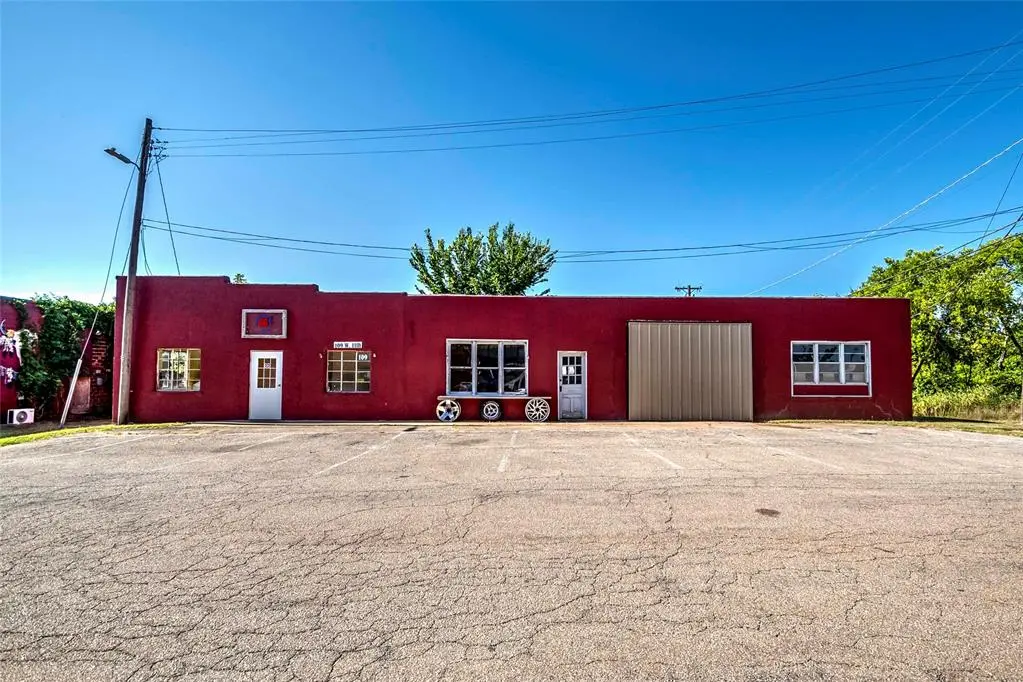 109 W 11th ST, Chandler, OK 74834