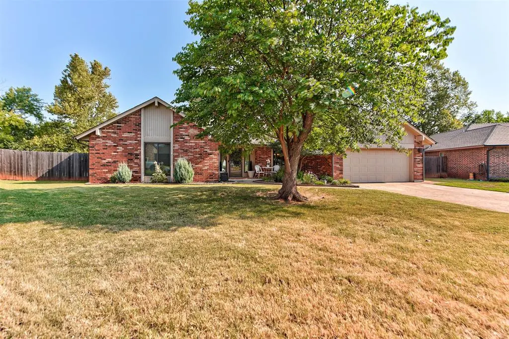 301 Little Chisholm CIR, Edmond, OK 73012