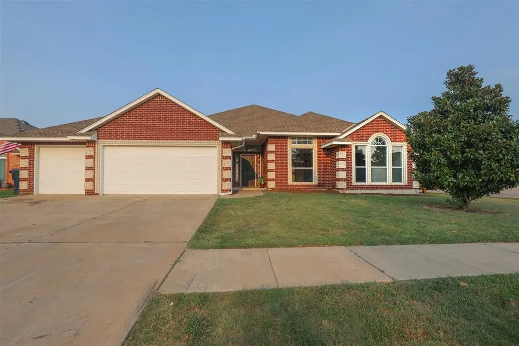 15816 Stepping Stone LN, Oklahoma City, OK 73170