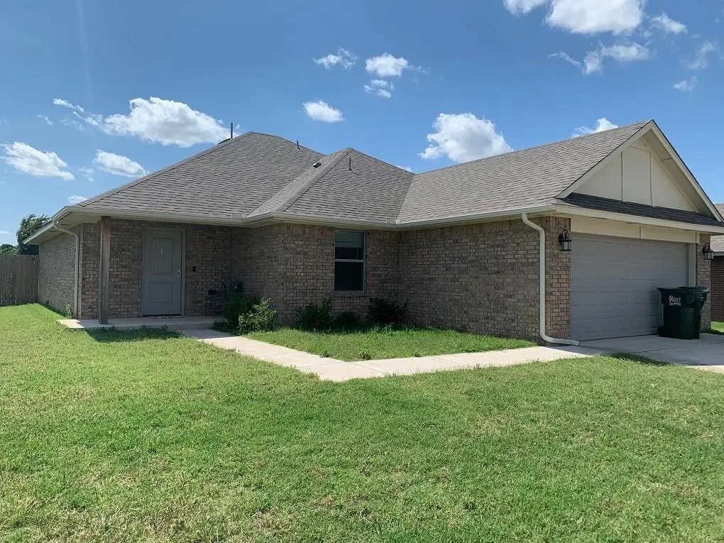 4704 River Mesa DR, Yukon, OK 73099