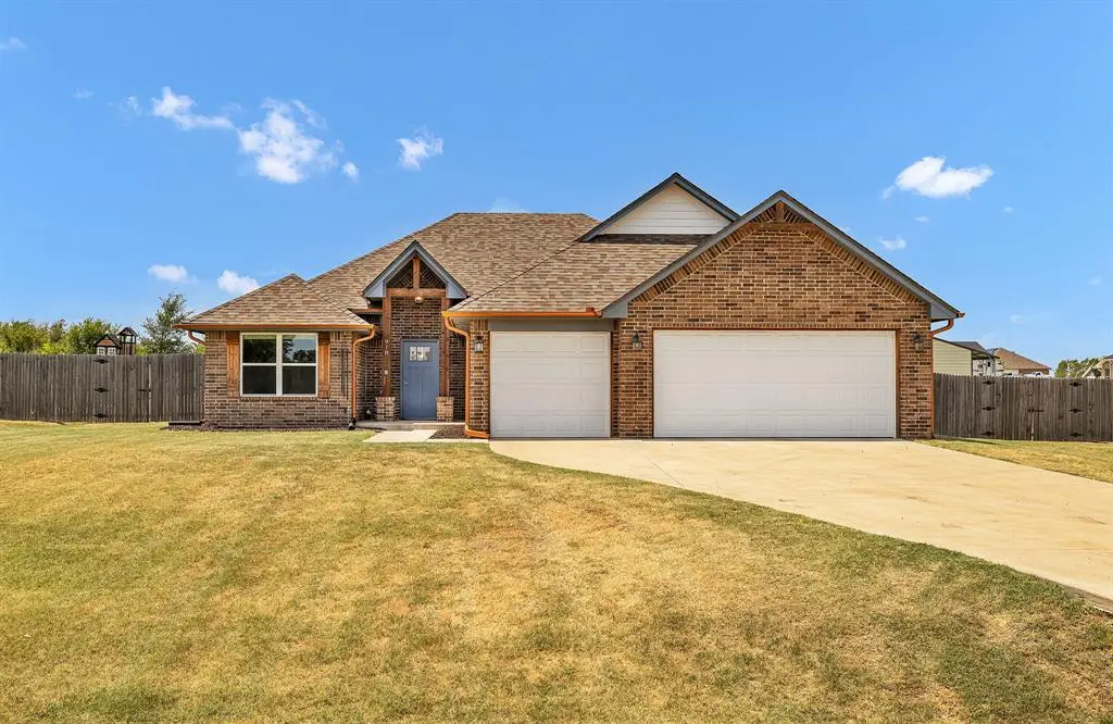 918 Red Rock RD, Blanchard, OK 73010