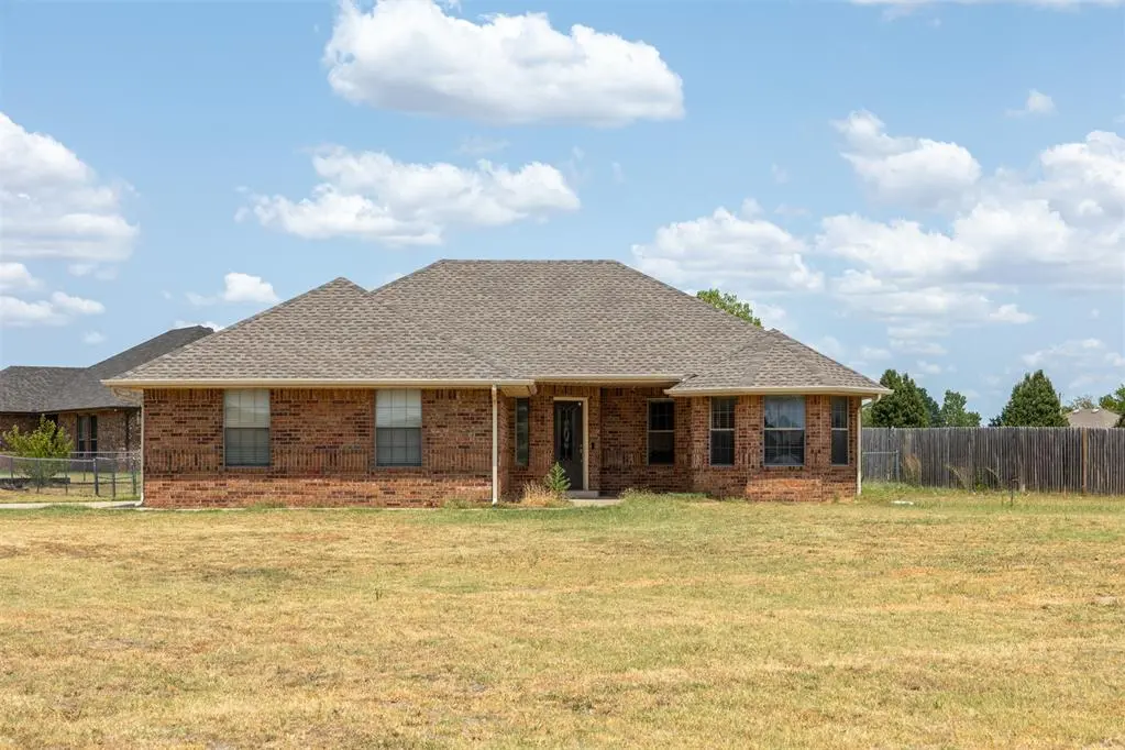 893 S Cemetery RD, Tuttle, OK 73089