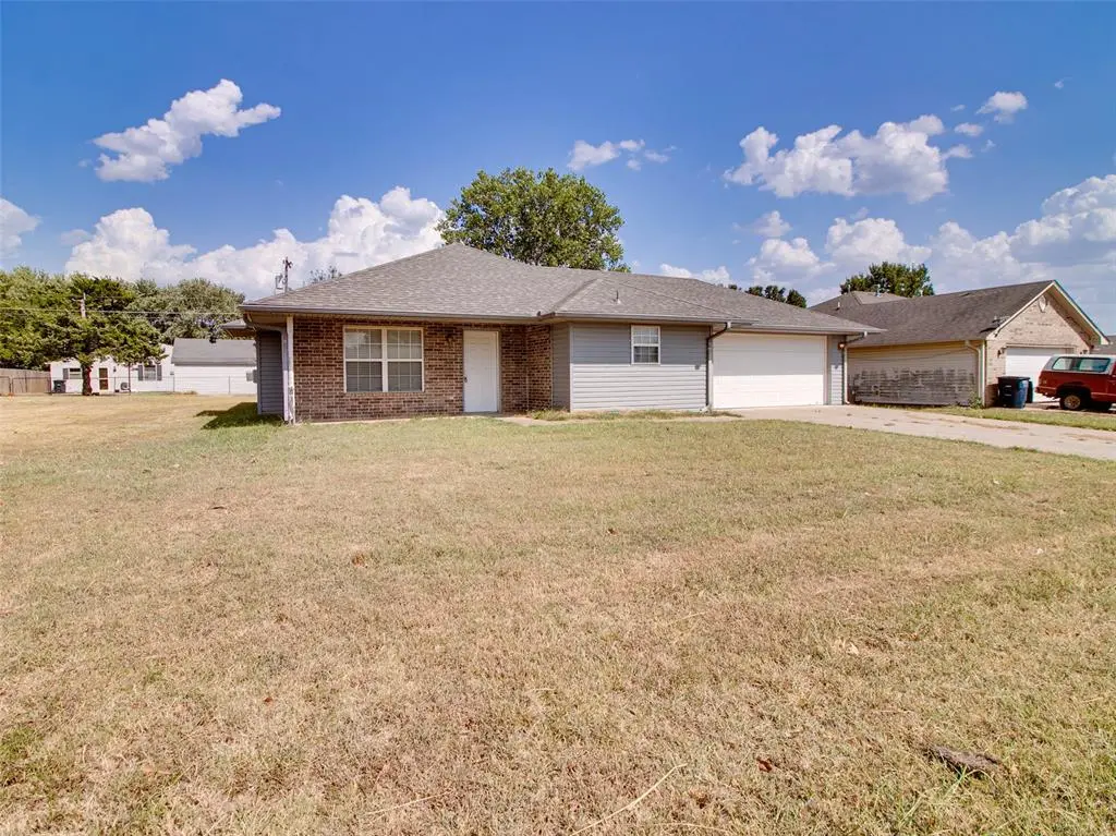 209 S 6th AVE, Stroud, OK 74079