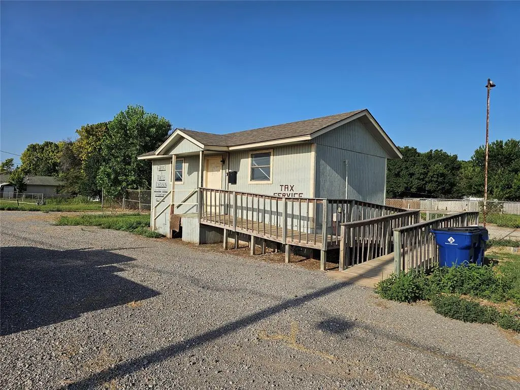 600 SE 4th ST, Lindsay, OK 73052