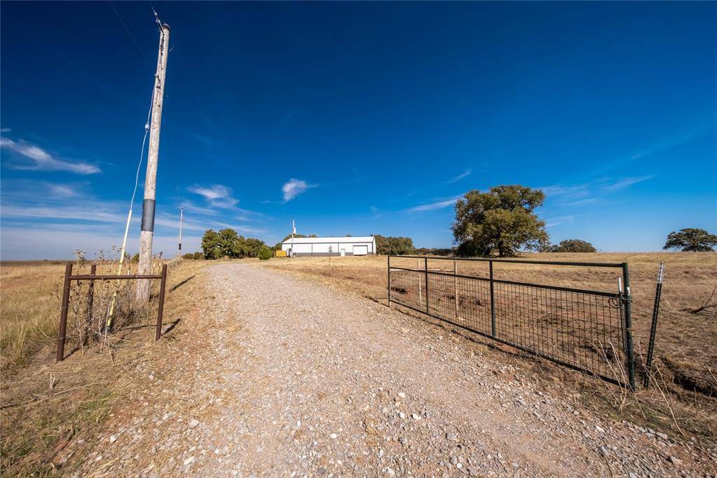 19464 Luna LN, Lindsay, OK 73052