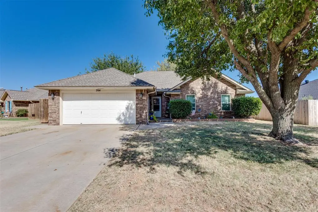 704 Gregg CT, Yukon, OK 73099