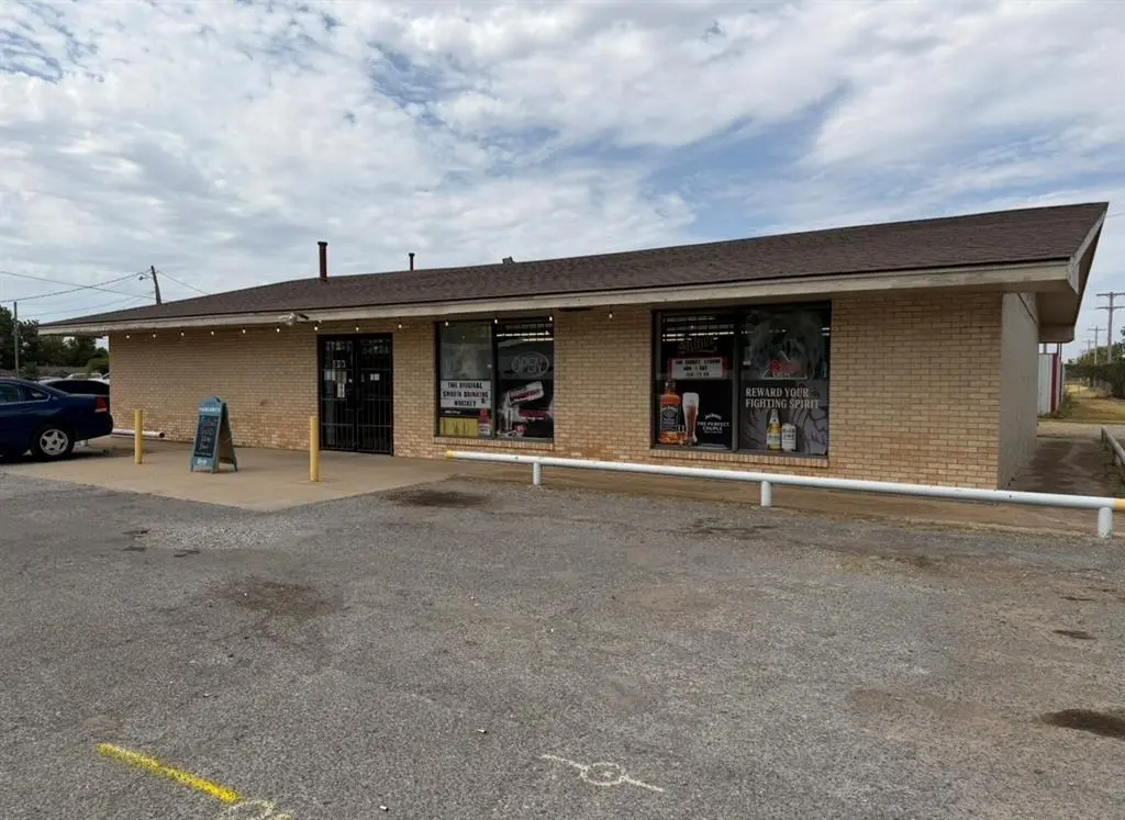 614 NW 1st ST, Anadarko, OK 73005