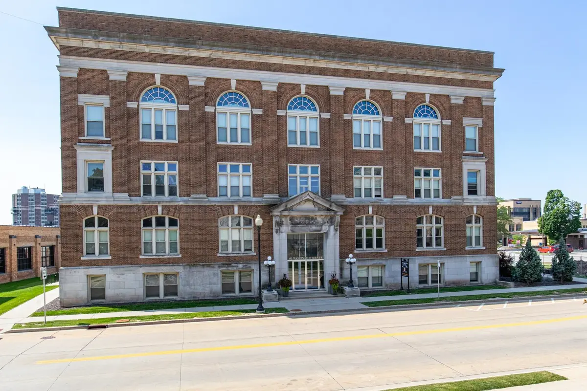 105 WASHINGTON AVE #001, Oshkosh, WI 54901-4930