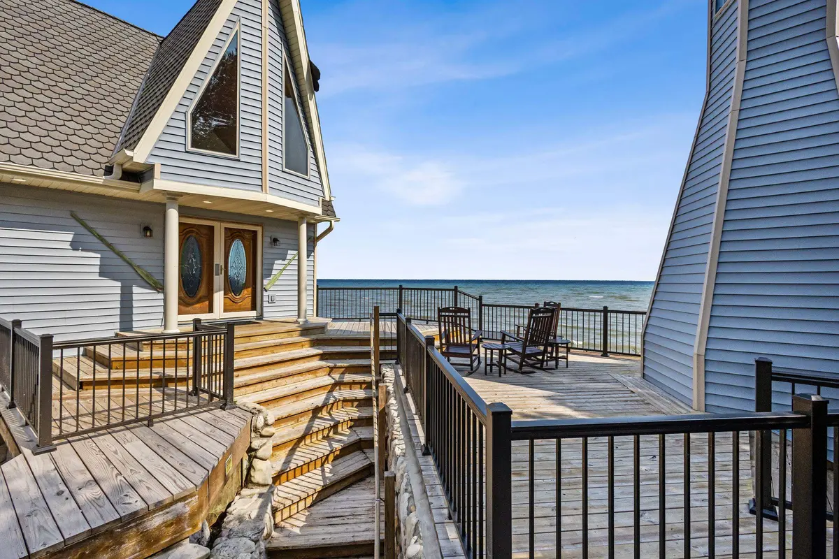 E7379 WASHINGTON RD, Algoma, WI 54201