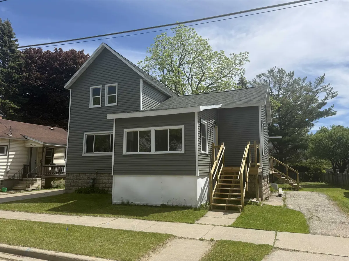 810 4TH ST, Menominee, WI 49858