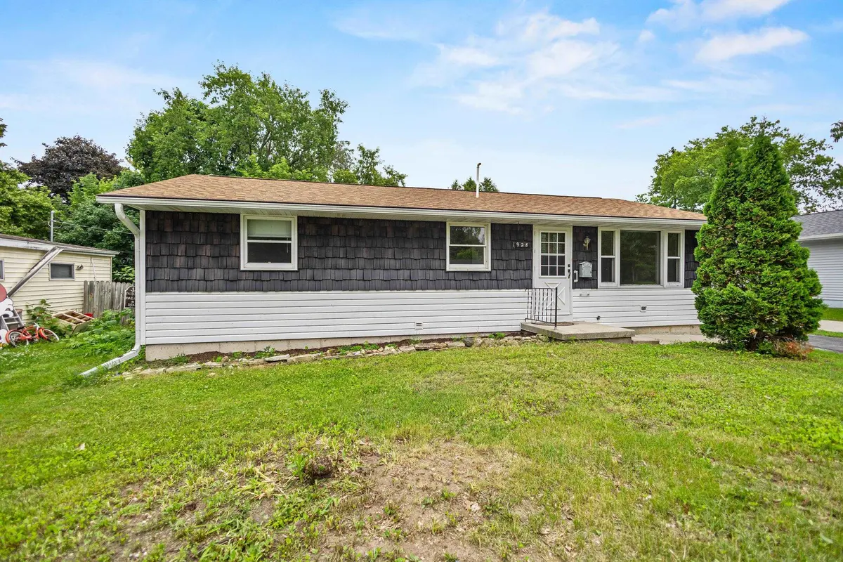 928 N 6TH AVE, Sturgeon Bay, WI 54235