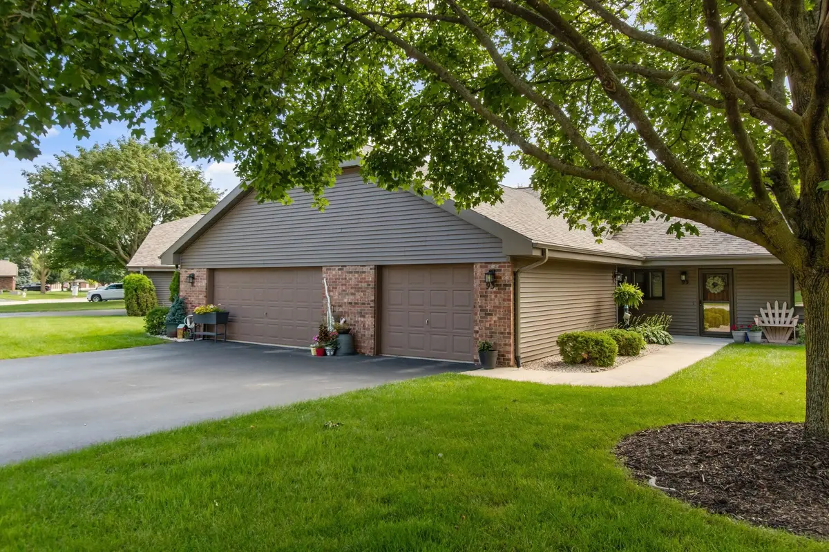91 SPENCER VILLAGE CT, Appleton, WI 54914