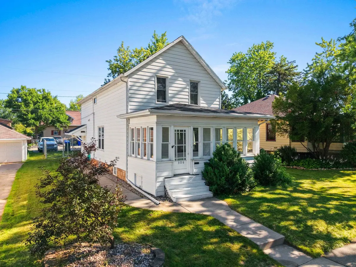 306 W 6TH ST, Kaukauna, WI 54130-2306