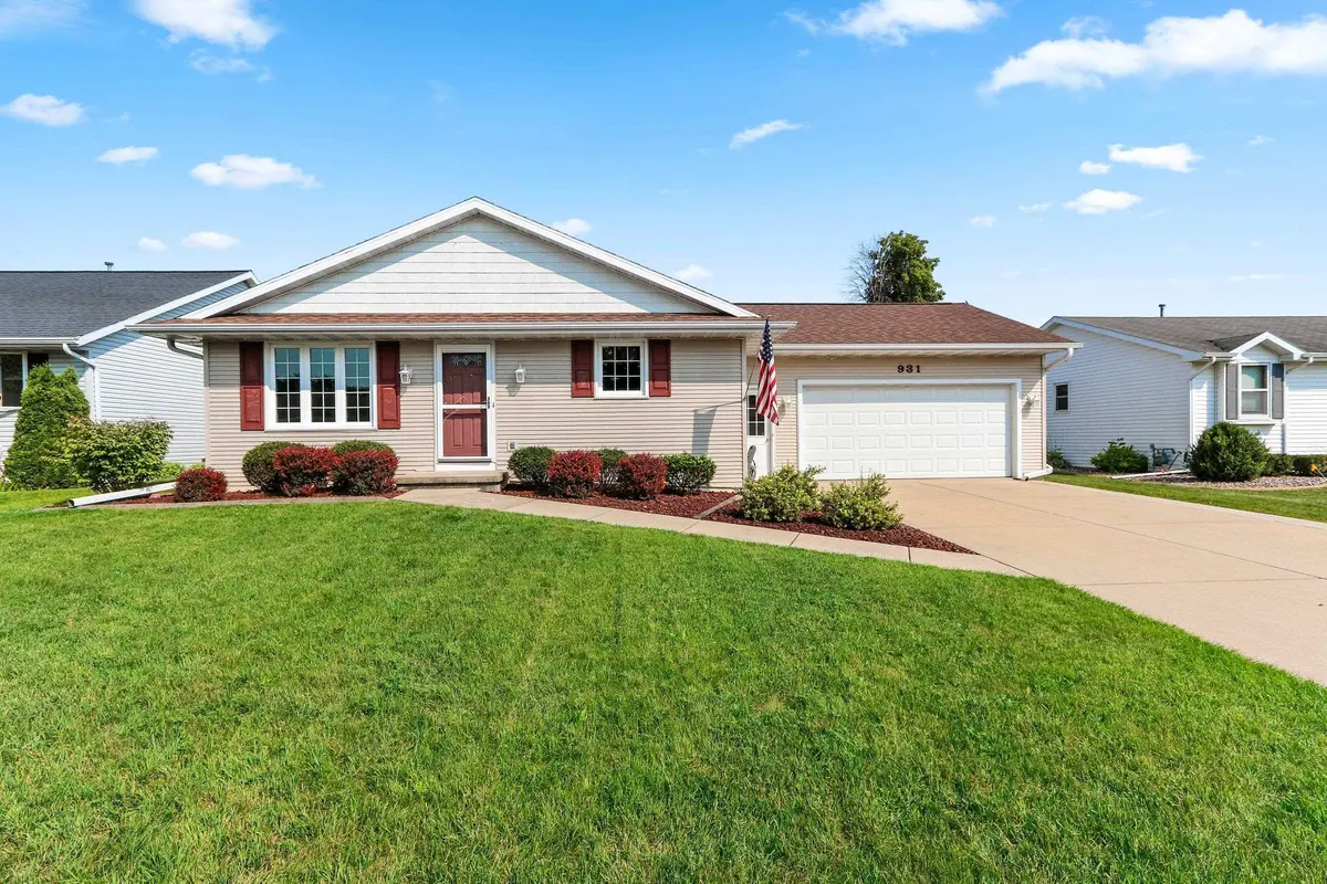931 GERARD DR, Green Bay, WI 54302-2470