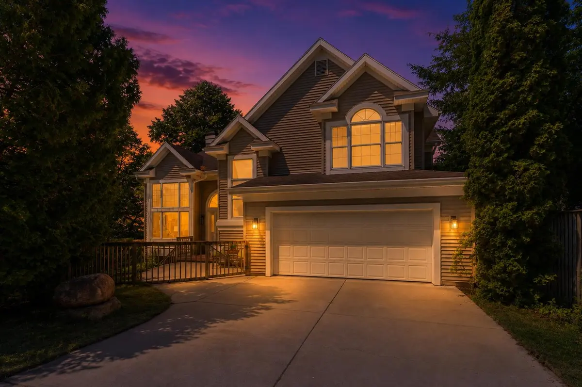 5181 EDGEWATER BEACH RD, Green Bay, WI 54311