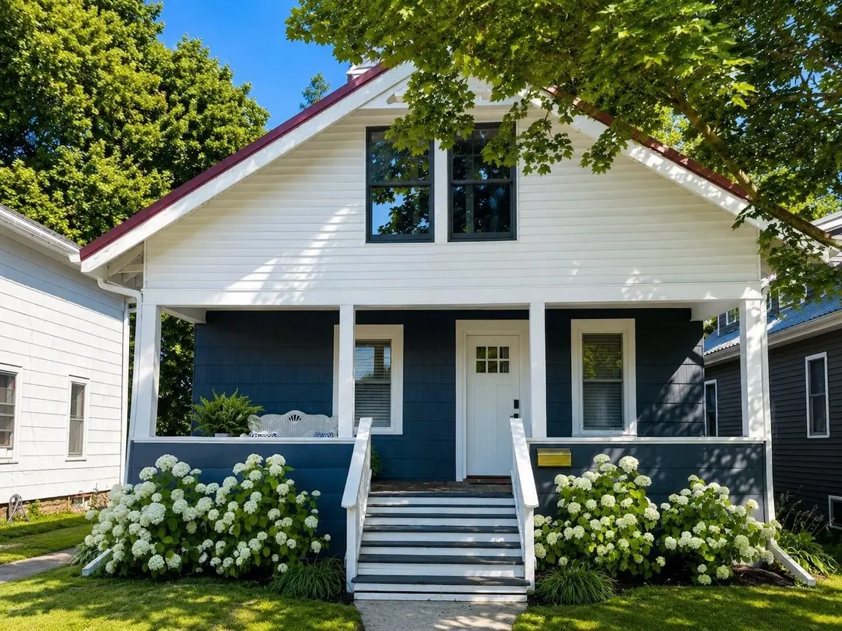 92 LINCOLN AVE, Clintonville, WI 54929