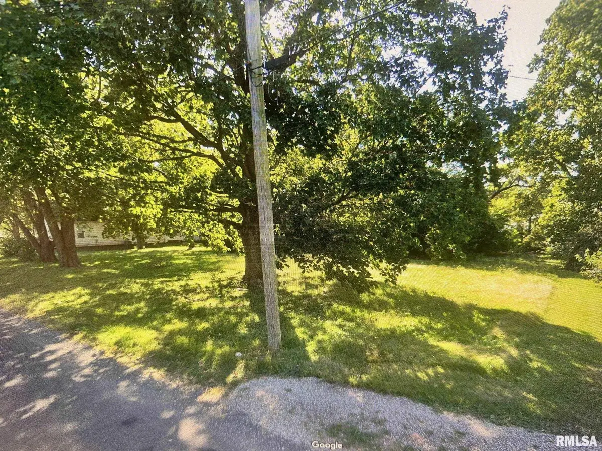 1135 ALLEN AVE, Jacksonville, IL 62650