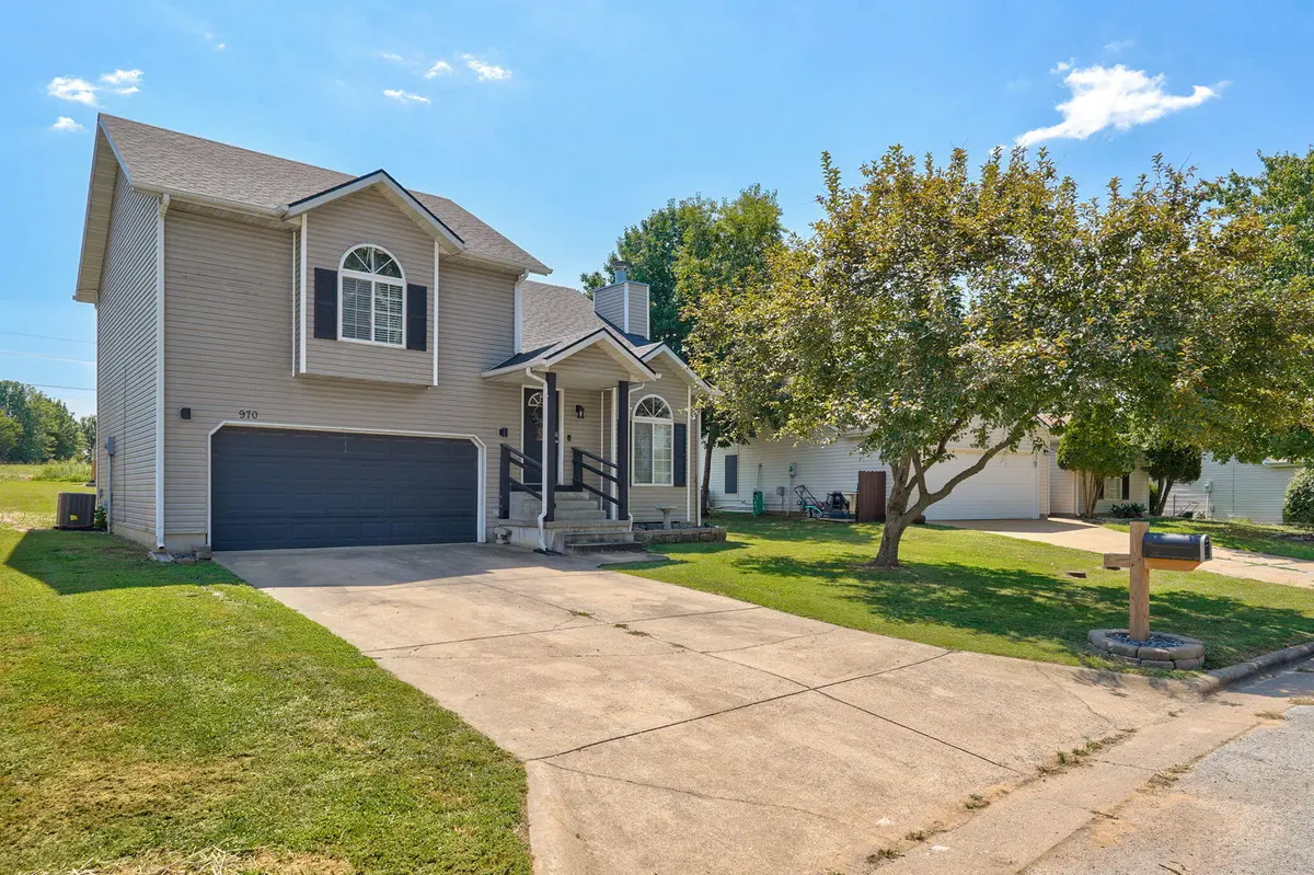 970 W Birch ST, Nixa, MO 65714