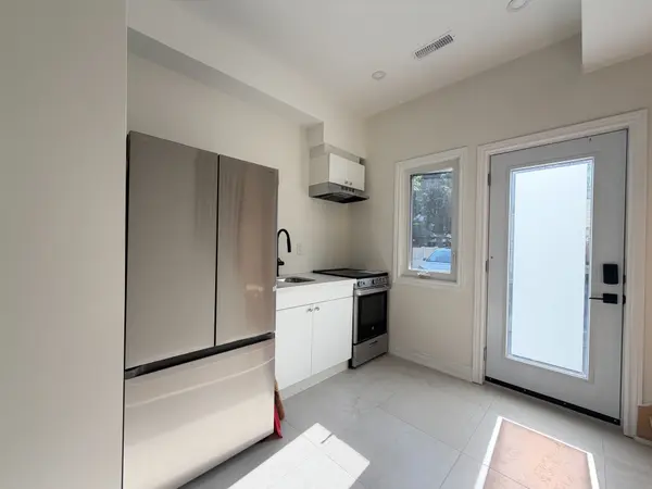 356 Huron ST, Toronto C01, ON M5S 2G3