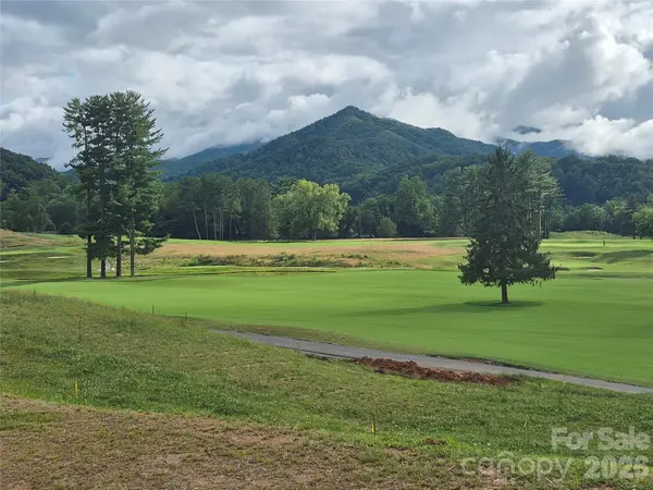 30 Farmer Branch LN #2, Waynesville, NC 28786