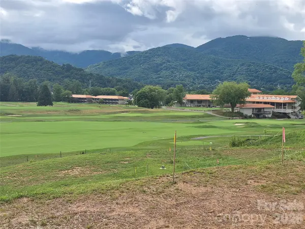 30 Farmer Branch LN #2, Waynesville, NC 28786