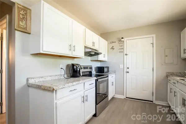 1913 Freeman Mill RD, Greensboro, NC 27406