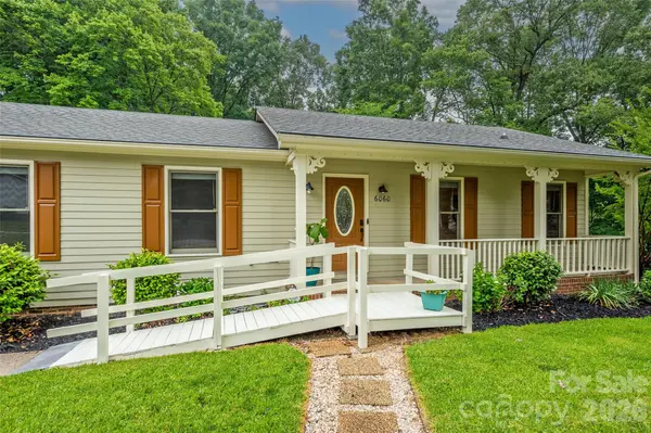 6060 Acadian Woods DR, Charlotte, NC 28227
