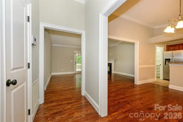6060 Acadian Woods DR, Charlotte, NC 28227