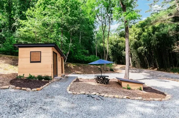 168 Avondale RD, Asheville, NC 28803