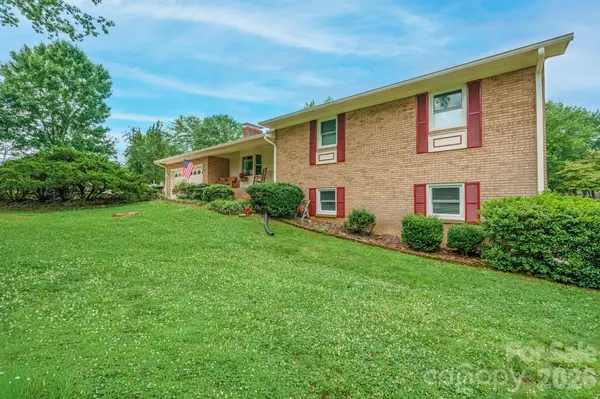 201 Wellington DR, Lincolnton, NC 28092