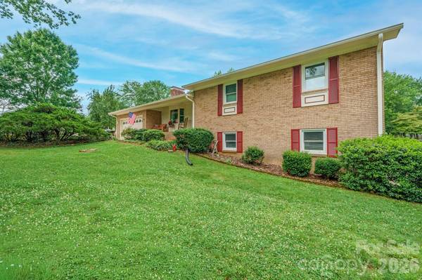 201 Wellington DR, Lincolnton, NC 28092
