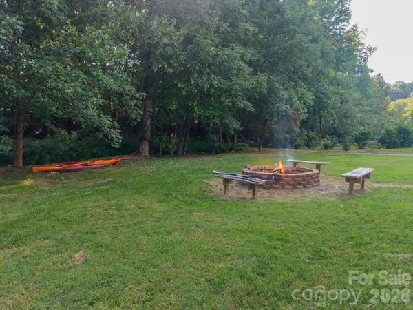 2006 Sandy Pond LN, Waxhaw, NC 28173