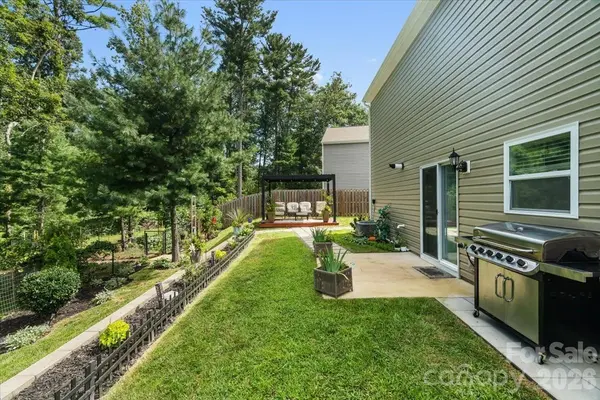 333 Oak Branch RD, Arden, NC 28704