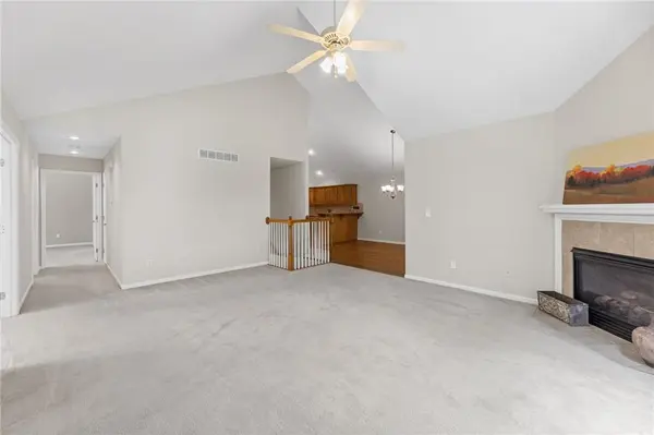 15171 S Symphony DR #3002, Olathe, KS 66062