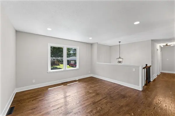 9406 Oakland AVE, Kansas City, MO 64138