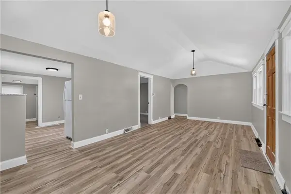 225 S Hardy AVE, Independence, MO 64053